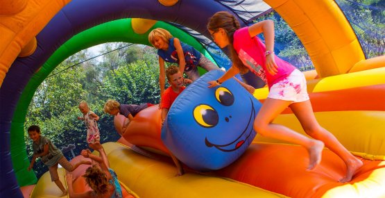 activites enfants chateau gonflable